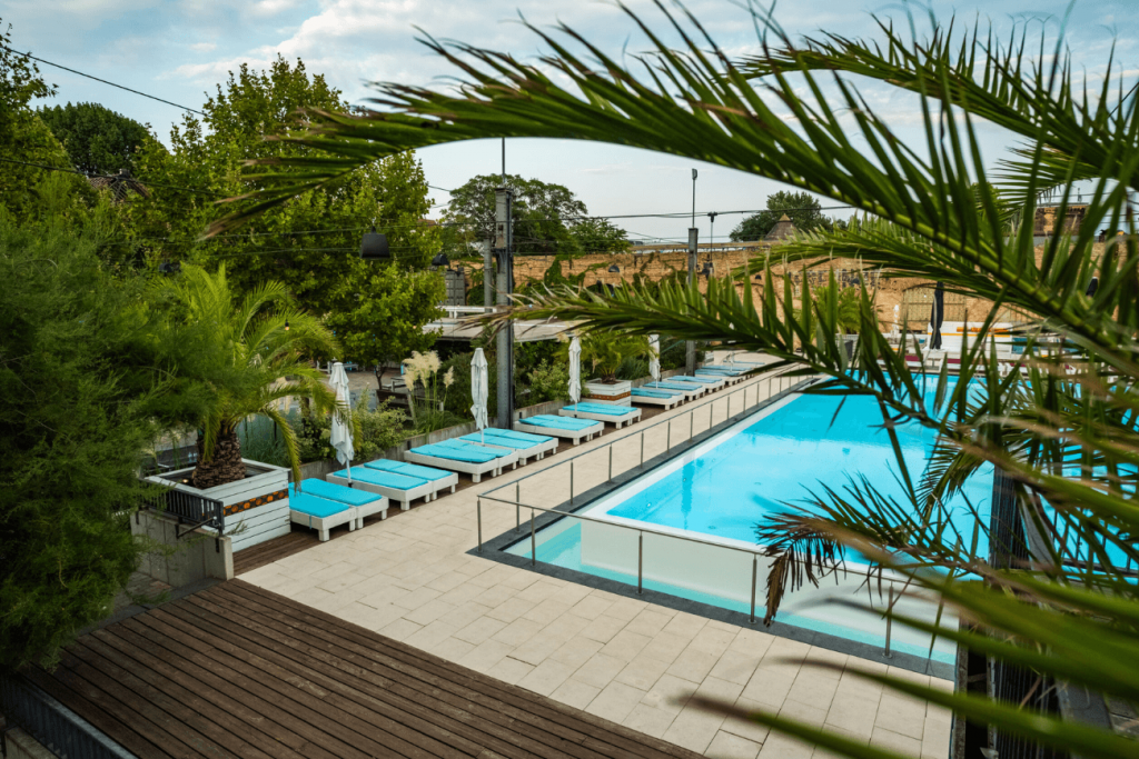 MAAYA Berlin Networking Salon AusserGewöhnlich Berlin Club