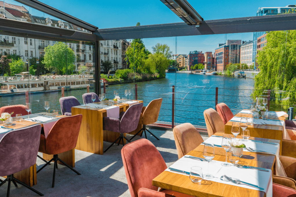 PATIO Restaurant Schiff AusserGewöhnlich Berlin Networking Salon